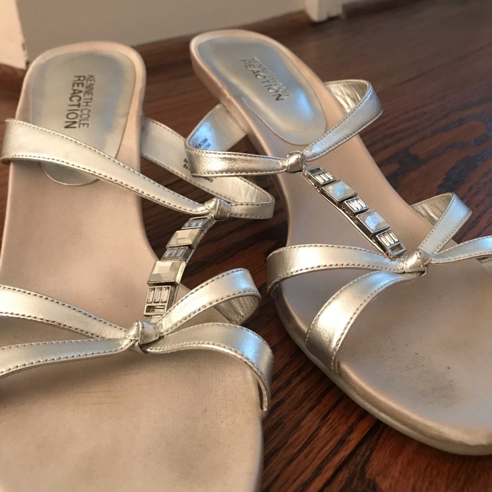 Kenneth Cole Reaction silver heels - Picture 2 of 9